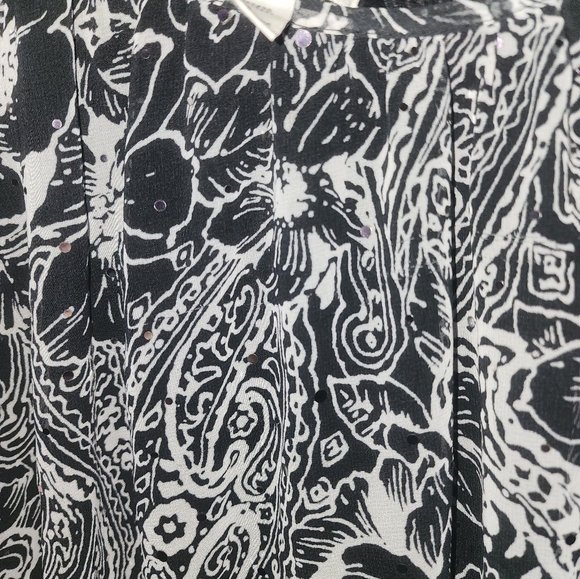 Tops - Picture 4 of 7